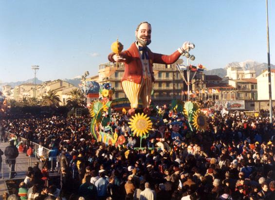 Tenore di vita di Giovanni Strambi - Carri piccoli - Carnevale di Viareggio 1988