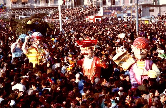 Caccia al tesoro di Franco Malfatti - Mascherate di Gruppo - Carnevale di Viareggio 1989