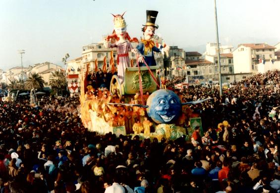 Così va il mondo di Giovanni e Stefano Strambi - Carri piccoli - Carnevale di Viareggio 1989
