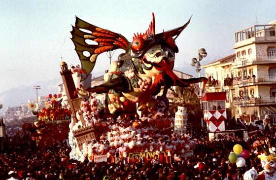Fermiamolo di Paolo Lazzari - Carri grandi - Carnevale di Viareggio 1989