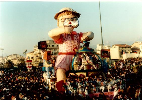 Non sono una trottola di Michele Canova (cons. Davino Barsella) - Carri piccoli - Carnevale di Viareggio 1989