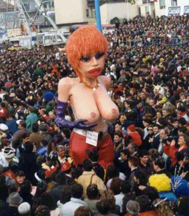 E che Dio ce la mandi bona di Luca Pellegrini - Maschere Isolate - Carnevale di Viareggio 1990