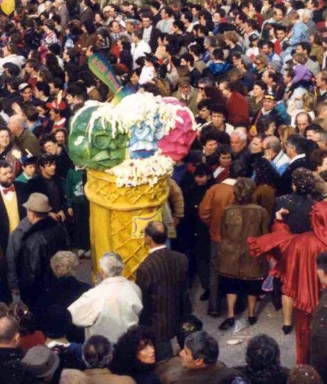 Il Sor Bettino di Glauco e Patrizia Dal Pino - Maschere Isolate - Carnevale di Viareggio 1990