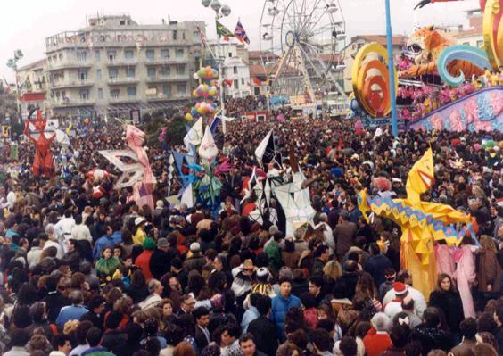 L’arlecchinata di Gianluca Cupisti - Mascherate di Gruppo - Carnevale di Viareggio 1990