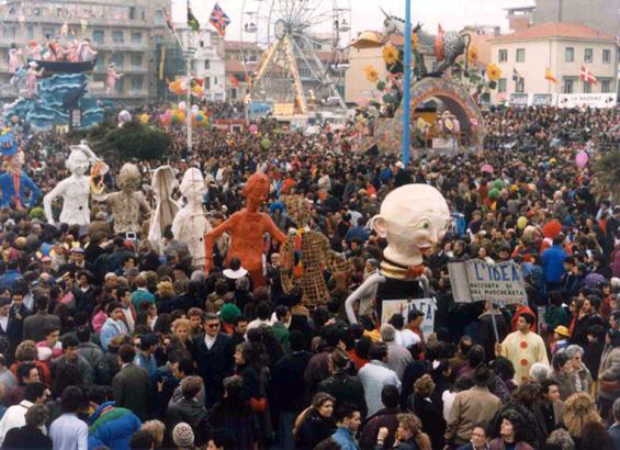 L’idea di Roberto Musetti - Mascherate di Gruppo - Carnevale di Viareggio 1990