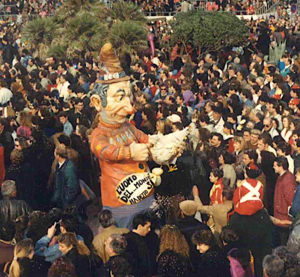 L’uomo del... monte ha detto sì di Luciano Tomei - Maschere Isolate - Carnevale di Viareggio 1990