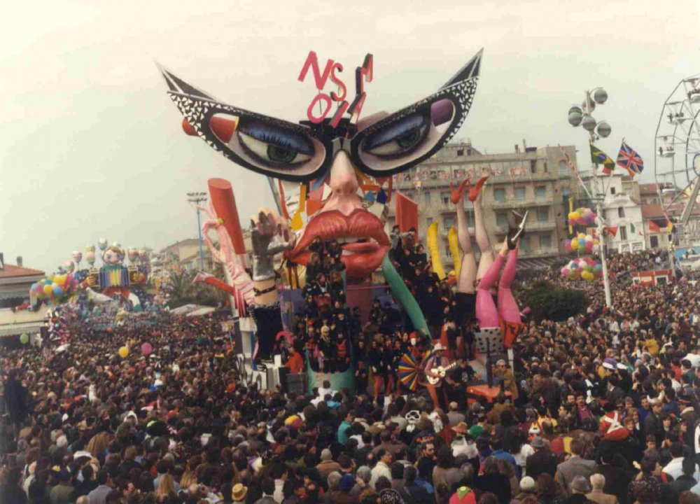 Non sono più mia di Gionata Francesconi - Carri piccoli - Carnevale di Viareggio 1990