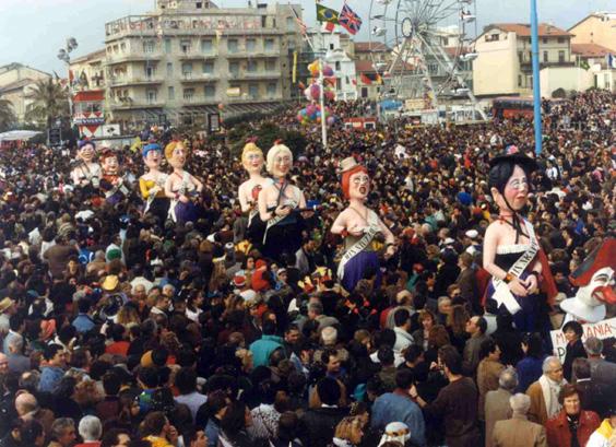 Parata di miss di Carlo e Giorgio Bomberini - Mascherate di Gruppo - Carnevale di Viareggio 1990