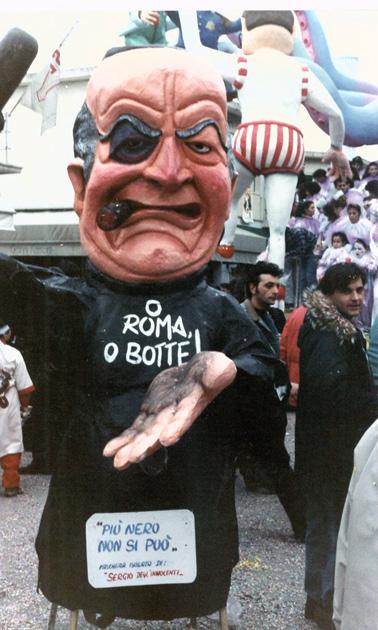 Più nero non si può di Sergio Dell’Innocenti - Maschere Isolate - Carnevale di Viareggio 1990