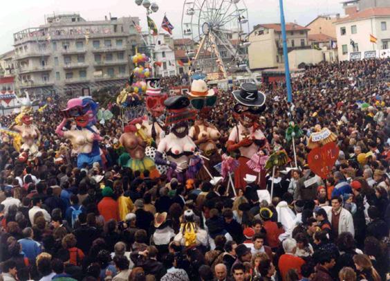 Salviamo gli uccellini di Umberto e Stefano Cinquini - Mascherate di Gruppo - Carnevale di Viareggio 1990