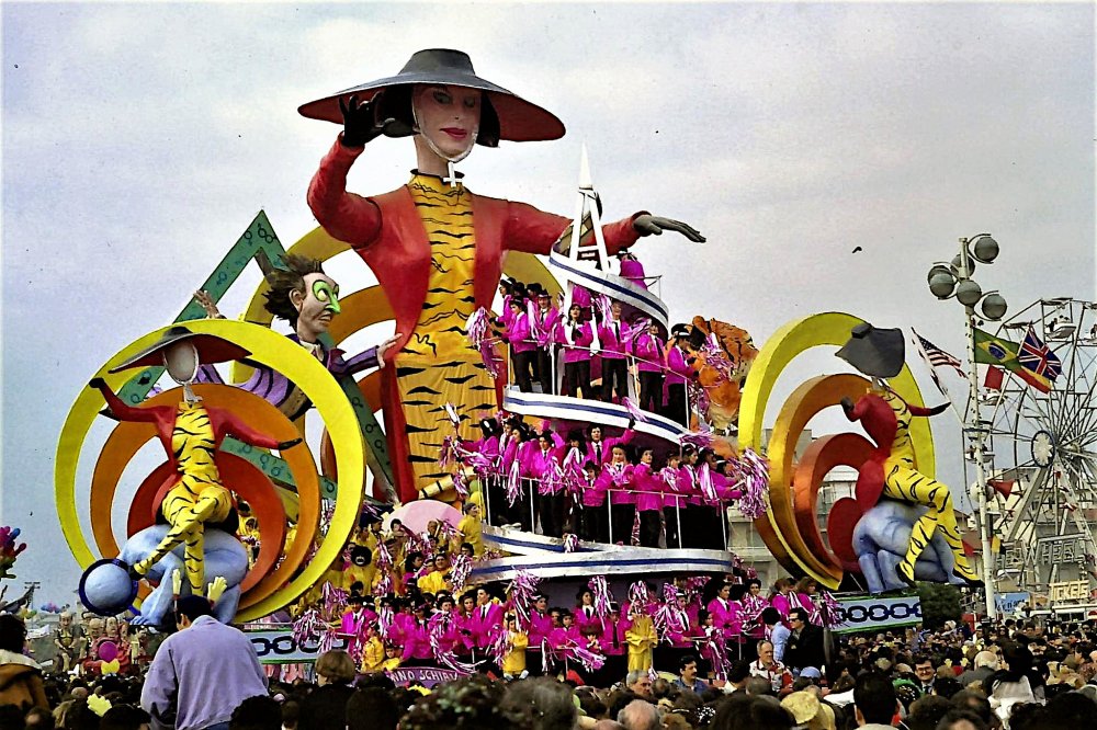 Saranno schiavi delle donne di Fabrizio Galli - Carri grandi - Carnevale di Viareggio 1990