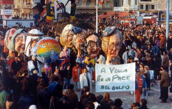 A veglia per la pace nel golfo di Piero Ghilarducci - Mascherate di Gruppo - Carnevale di Viareggio 1991