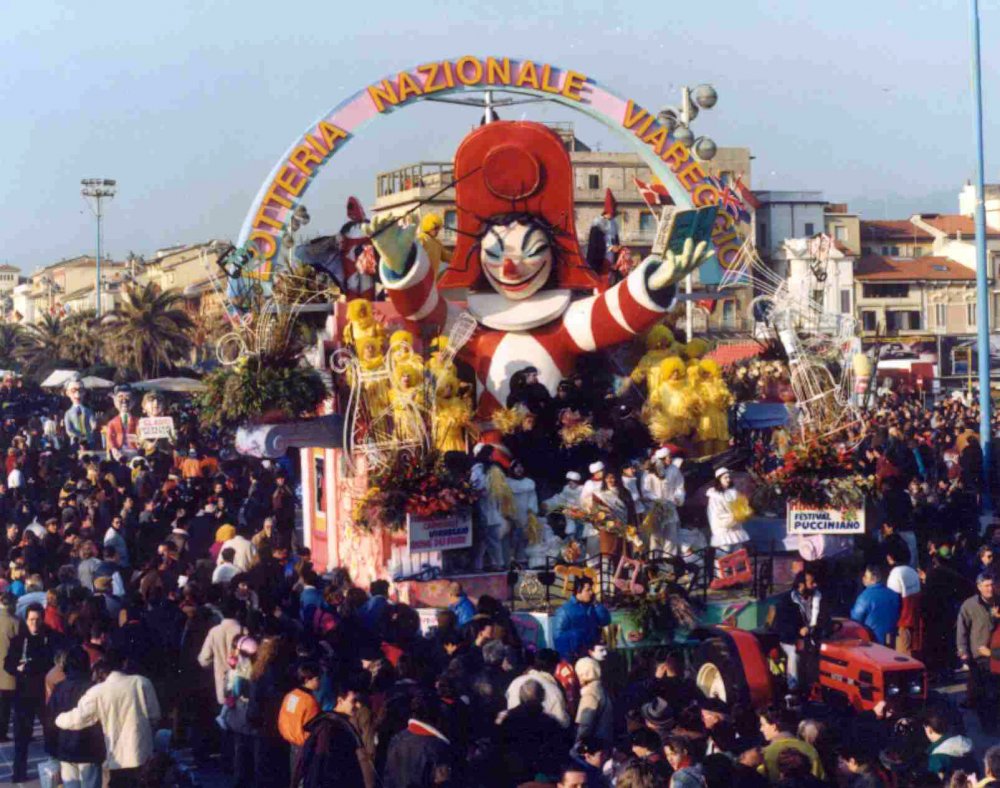 Carro fiorito di Rione Migliarina - Fuori Concorso - Carnevale di Viareggio 1991