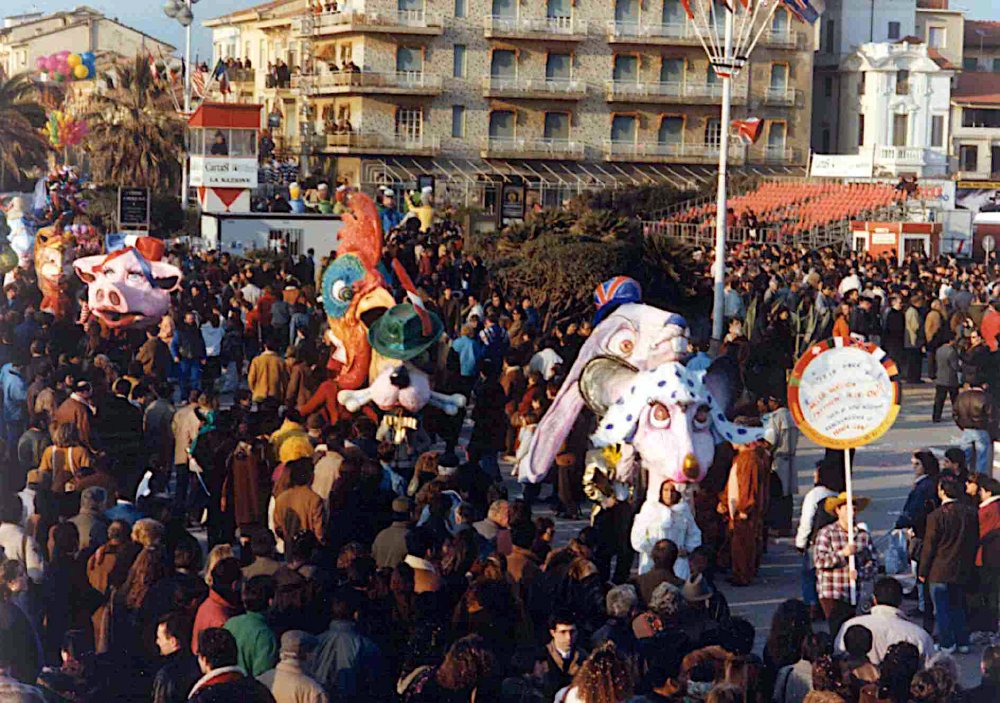 Nella vecchia fattoria ia, ia oh di Luigi Miliani e Maria Lami - Mascherate di Gruppo - Carnevale di Viareggio 1991