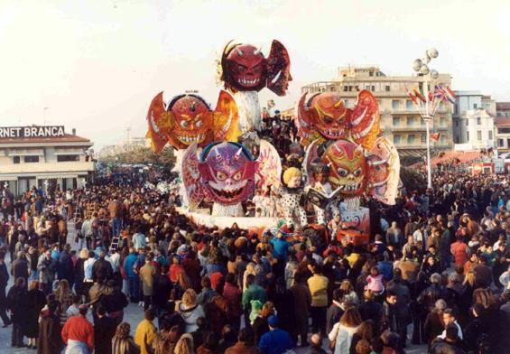 Viareggio in maschera di Renato Verlanti, Rossella Disposito (prog. G. Lazzarini) - Carri grandi - Carnevale di Viareggio 1991