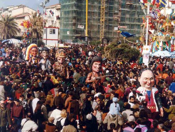 Colombo 2000 la riscoperta dell’America di Marco Dolfi - Mascherate di Gruppo - Carnevale di Viareggio 1992