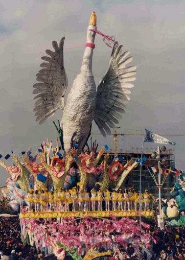 Il cigno torna a volare di Arnaldo Galli, Umberto e Stefano Cinquini - Carri grandi - Carnevale di Viareggio 1992