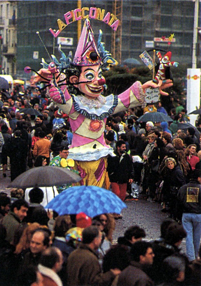 La picconata di Floriano Marchi - Maschere Isolate - Carnevale di Viareggio 1992