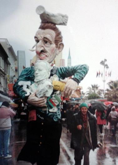 Quando i conti non tornano di Luciano Tomei - Maschere Isolate - Carnevale di Viareggio 1992
