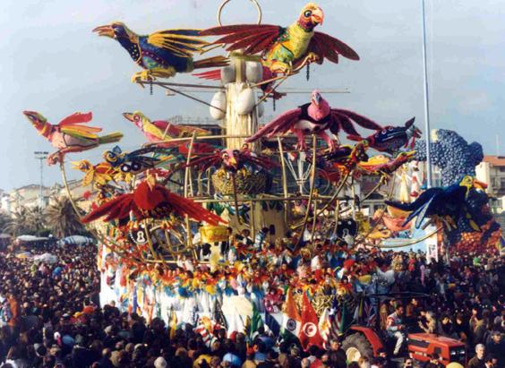 Un sogno di libertà di Renato Verlanti e Rossella Disposito (prog. G. Lazzarini) - Carri grandi - Carnevale di Viareggio 1992