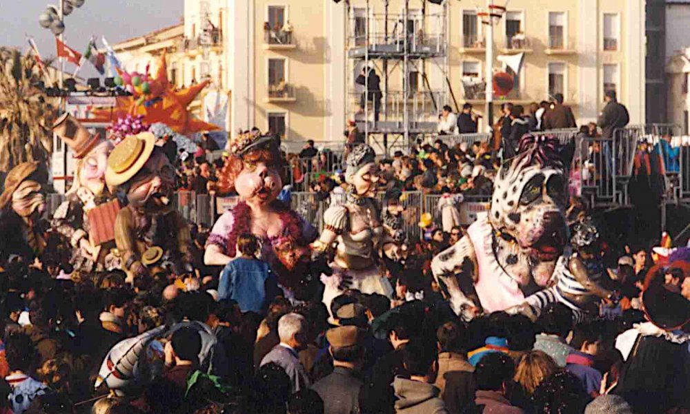 Ma che razza di padroni di Carlo Lombardi - Mascherate di Gruppo - Carnevale di Viareggio 1993