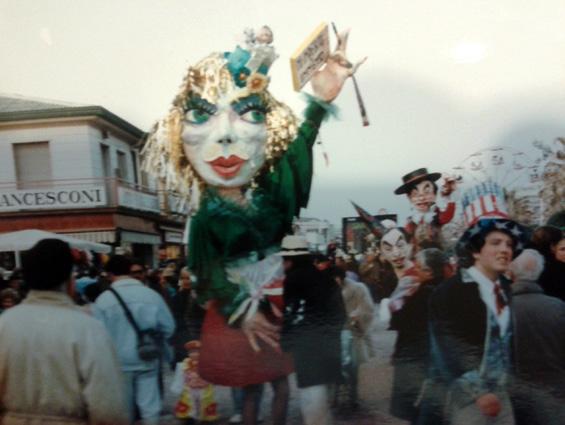 M’indebito d’immenso di Glauco e Patrizia Dal Pino - Maschere Isolate - Carnevale di Viareggio 1993