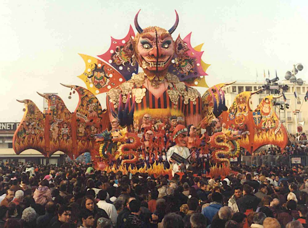 Per me si va nella città dolente di Renato Verlanti - Carri grandi - Carnevale di Viareggio 1993