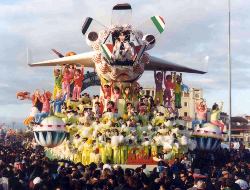 Fantascienza? di Raffaello Giunta - Carri grandi - Carnevale di Viareggio 1994