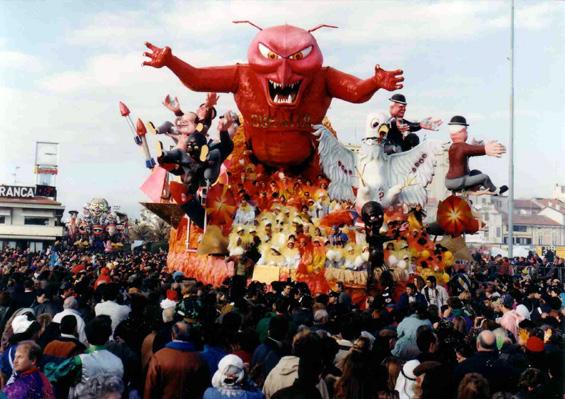 Finché c’è guerra c’è speranza di Roberto Alessandrini - Carri grandi - Carnevale di Viareggio 1994