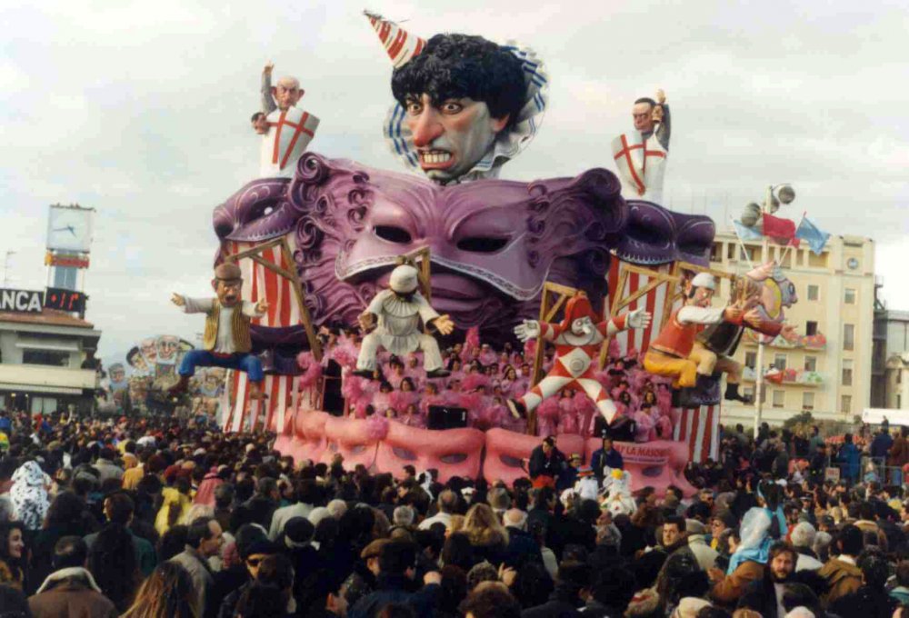 Giù la maschera di Silvano e Alessandro Avanzini - Carri grandi - Carnevale di Viareggio 1994