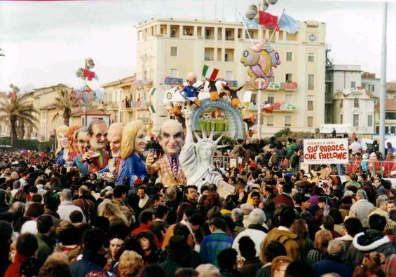 Più parole che pallone di Marco Dolfi - Mascherate di Gruppo - Carnevale di Viareggio 1994