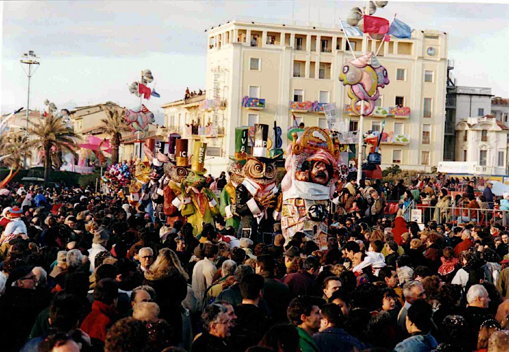 Sogni d’oro di Riccardo Luchini - Mascherate di Gruppo - Carnevale di Viareggio 1994