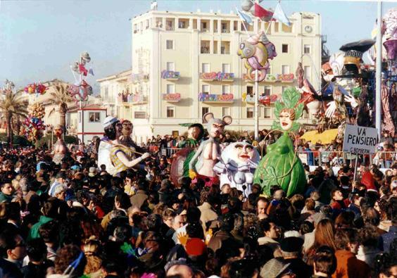 Va pensiero di Giorgio Bomberini - Mascherate di Gruppo - Carnevale di Viareggio 1994