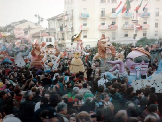 Animali da palcoscenico di Massimo Breschi - Mascherate di Gruppo - Carnevale di Viareggio 1995