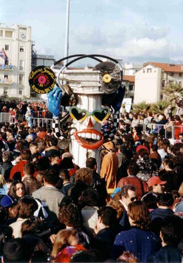 Colonna sonora di Roberto De Leo - Maschere Isolate - Carnevale di Viareggio 1995