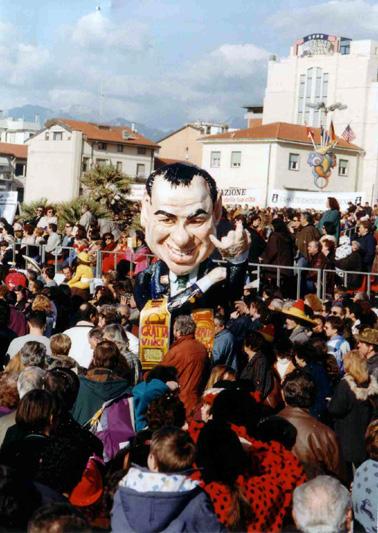 Gratta e vinci di Glauco Dal Pino - Maschere Isolate - Carnevale di Viareggio 1995