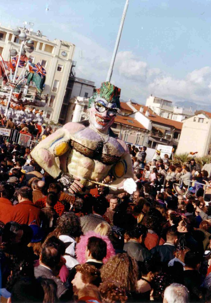 Stasera me butto di Gionata Campanaro - Maschere Isolate - Carnevale di Viareggio 1995