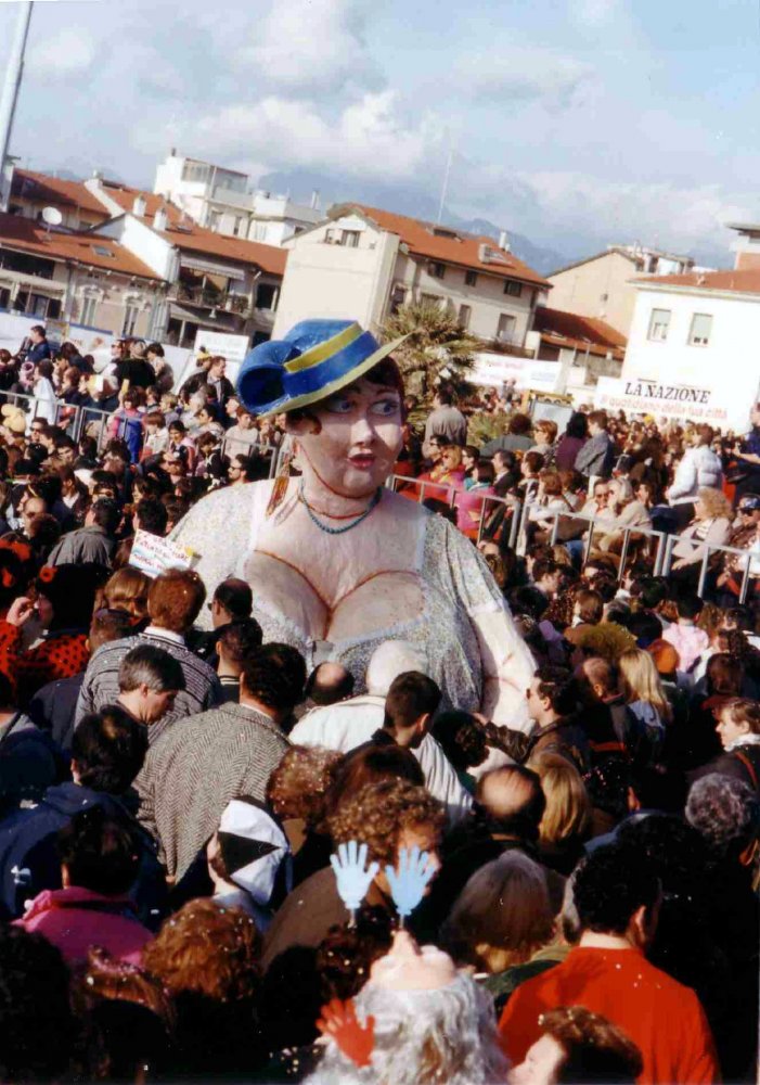 Una rotonda sul mare di Massimiliano Marmugi - Maschere Isolate - Carnevale di Viareggio 1995