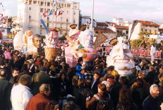 Antica gelateria del corso mascherato di Simone Politi - Mascherate di Gruppo - Carnevale di Viareggio 1996