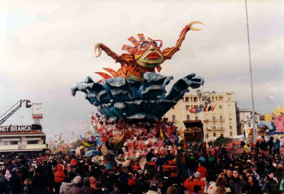 Bau sette di Paolo Lazzari (coll. Umberto e Stefano Cinquini) - Carri piccoli - Carnevale di Viareggio 1996