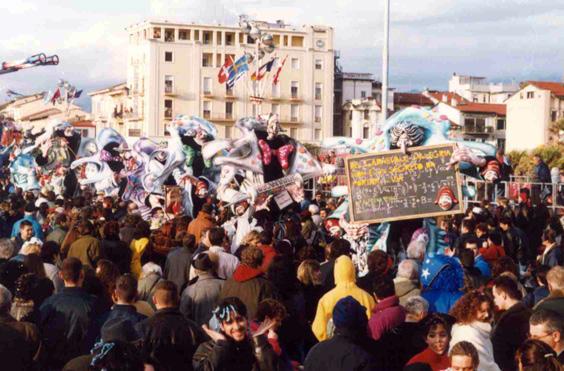 Dal carnevale l’allegria non è un segreto... di Alfredo Ricci - Mascherate di Gruppo - Carnevale di Viareggio 1996