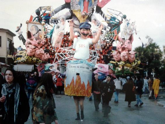 Il bagnino a bagnomaria di Guido Batori e Fabio Giannecchini - Maschere Isolate - Carnevale di Viareggio 1996