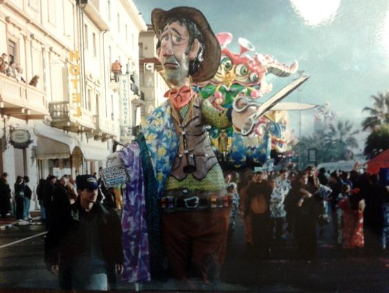 Il cacciatore di taglie di Massimiliano Marmugi - Maschere Isolate - Carnevale di Viareggio 1996