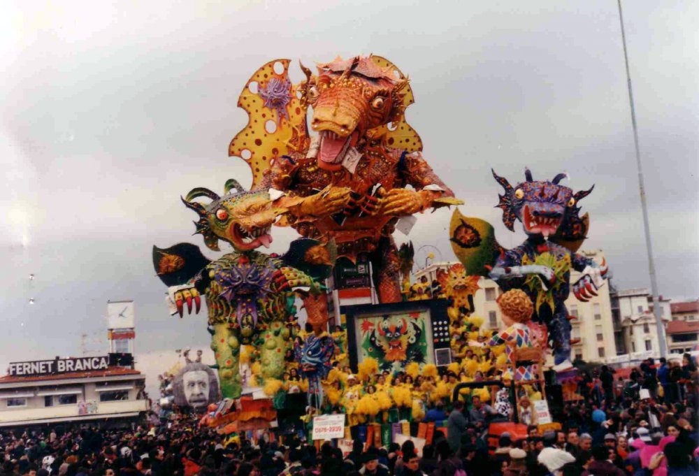 Il telemostro di Renato Verlanti (prog. Giovanni Lazzarini) - Carri grandi - Carnevale di Viareggio 1996