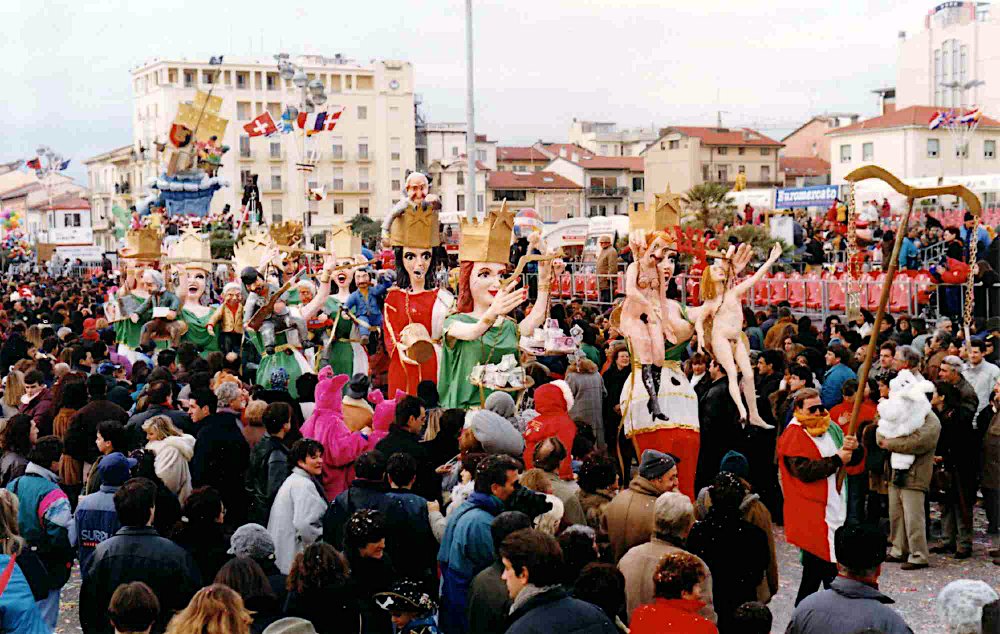 Pesi e contrappesi di Marco Dolfi - Mascherate di Gruppo - Carnevale di Viareggio 1996
