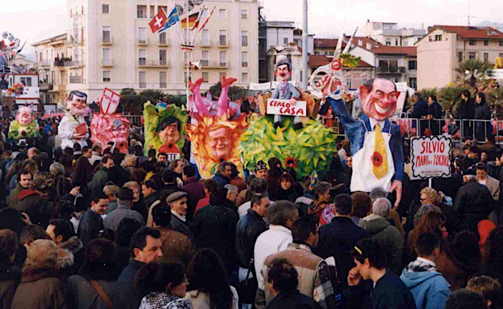 Silvio mani di forbice di Riccardo Luchini - Mascherate di Gruppo - Carnevale di Viareggio 1996