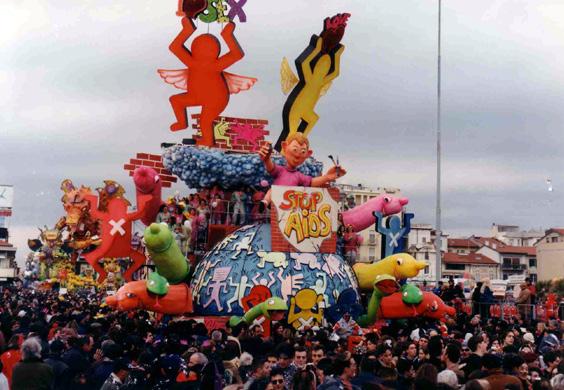 Ti vedo, ti sento, ti parlo di Emilio Cinquini - Carri piccoli - Carnevale di Viareggio 1996