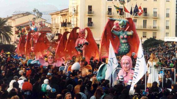 Buoni si nasce di Floriano Marchi - Mascherate di Gruppo - Carnevale di Viareggio 1997