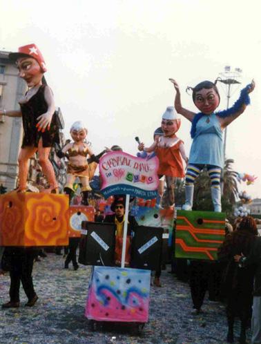 Carneval dance in sexy cubo di Marzia Etna - Mascherate di Gruppo - Carnevale di Viareggio 1997