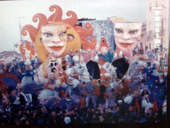 E le stelle stanno a guardare di Rione Migliarina - Fuori Concorso - Carnevale di Viareggio 1997